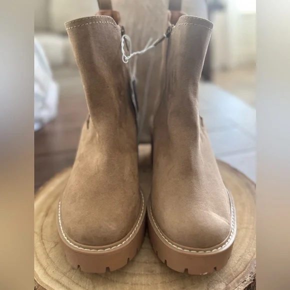 Nwt Women's Block Heel Chelsea Boots Faux Suede Memory Foam Universal Thread - Picture 5 of 12